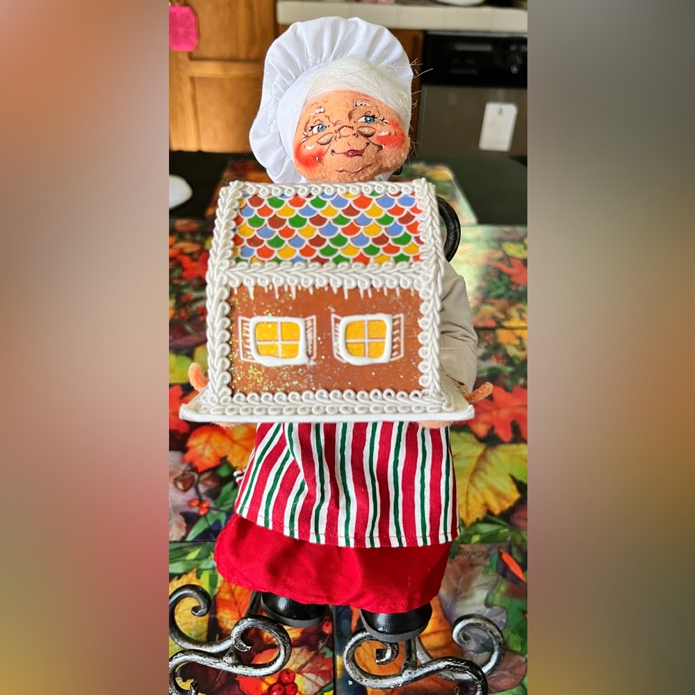 Mrs Claus with gingerbread